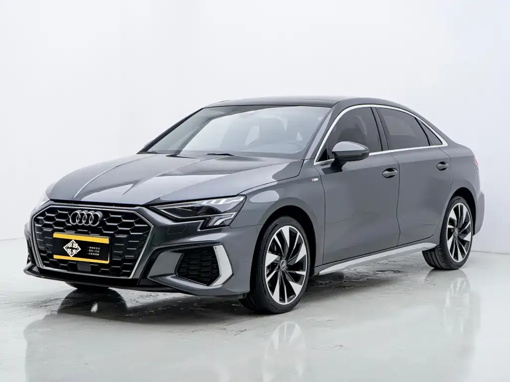 Audi A3 — фото 1