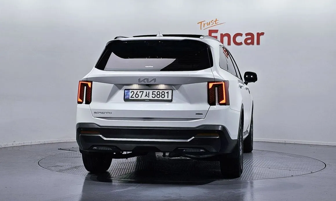 Kia Sorento — фото 10