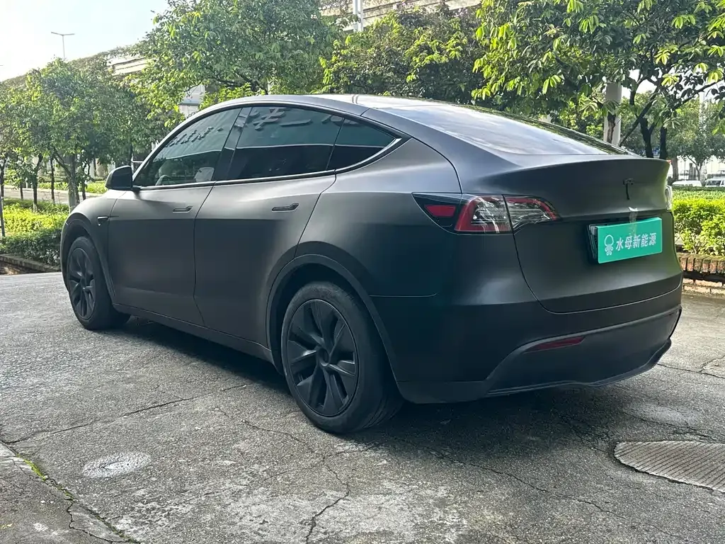 Tesla Model Y — фото 7