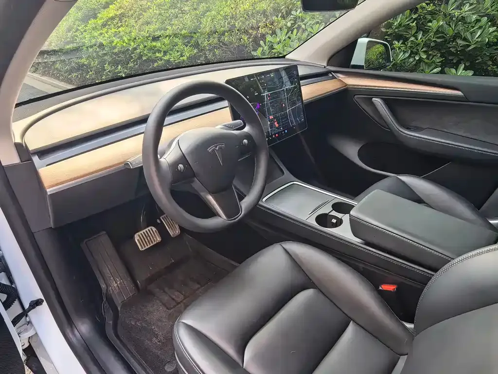 Tesla Model Y — фото 4