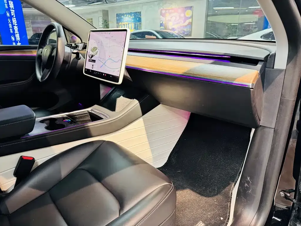 Tesla Model Y — фото 4