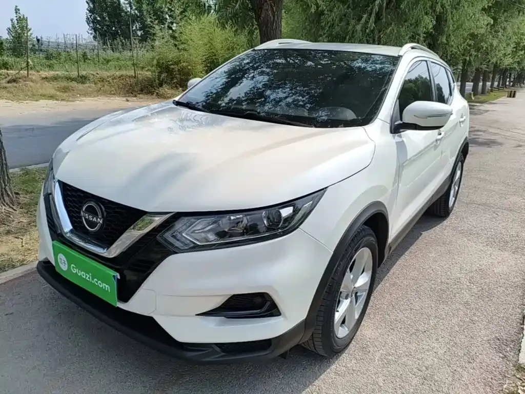 Nissan Qashqai — фото 1