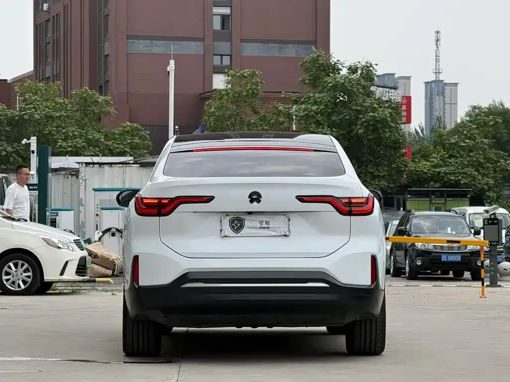 NIO EC6 — фото 9