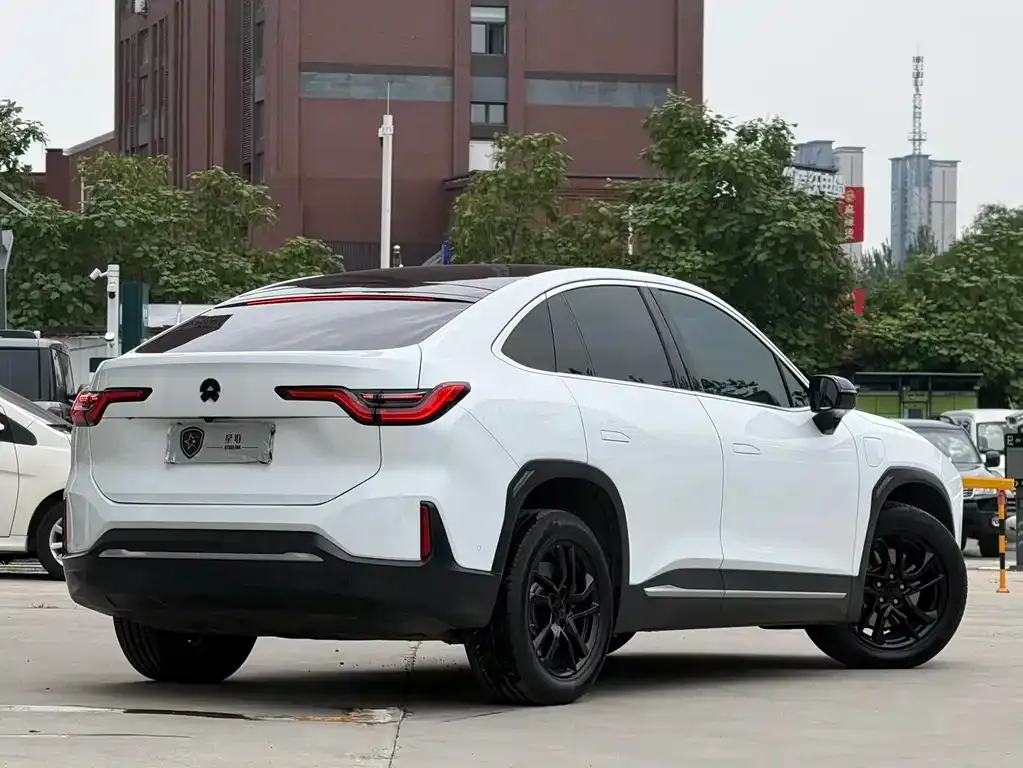 NIO EC6 — фото 10