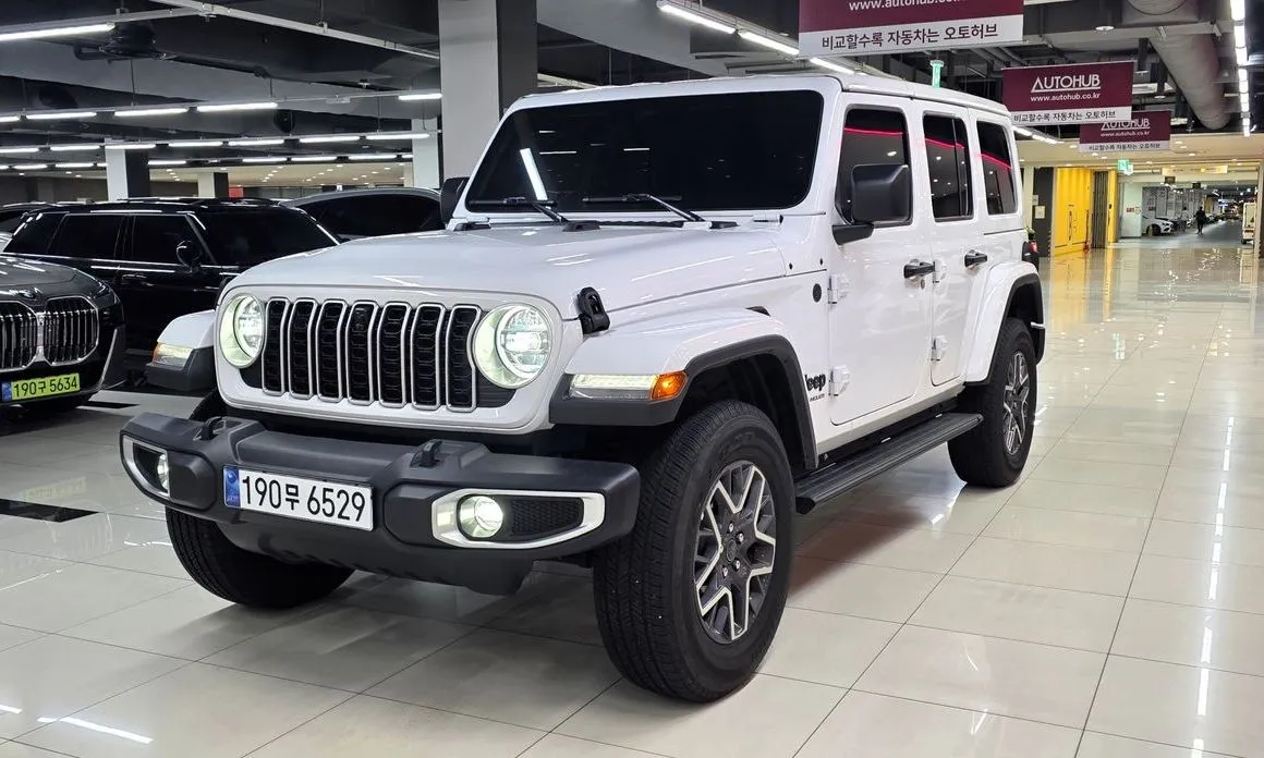 Jeep Wrangler — фото 7