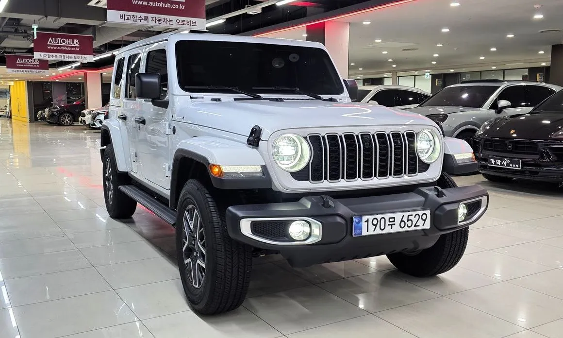 Jeep Wrangler — фото 8