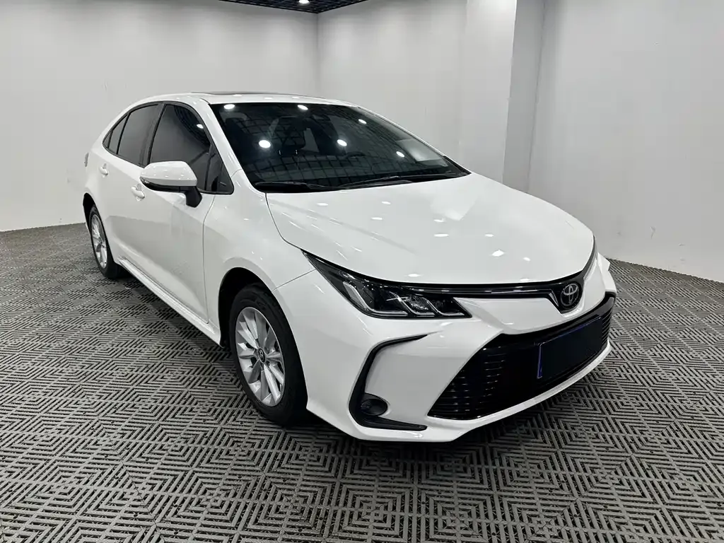 Toyota Corolla — фото 1