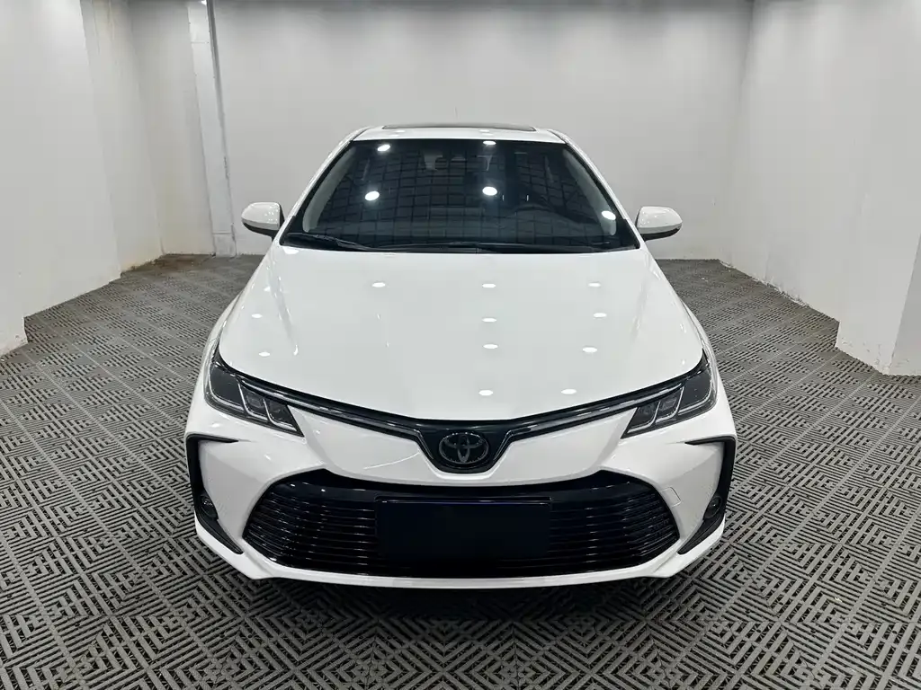 Toyota Corolla — фото 4