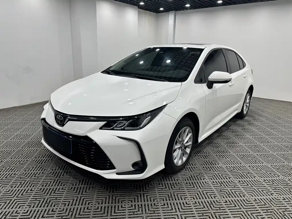 Toyota Corolla — фото 7