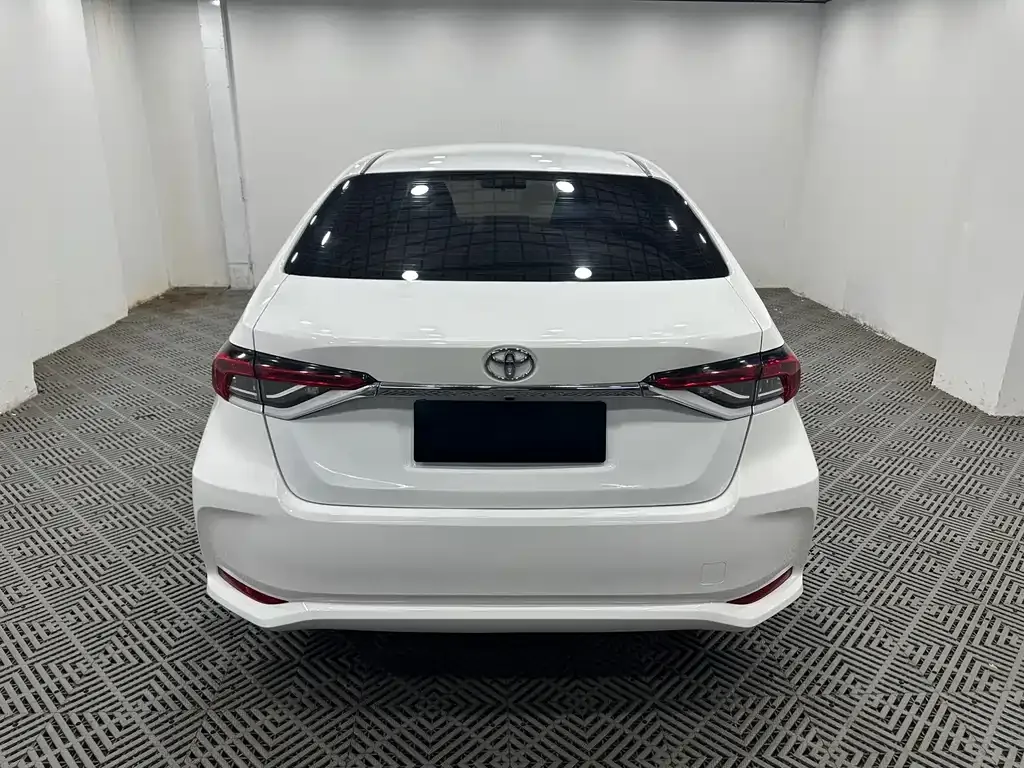Toyota Corolla — фото 9