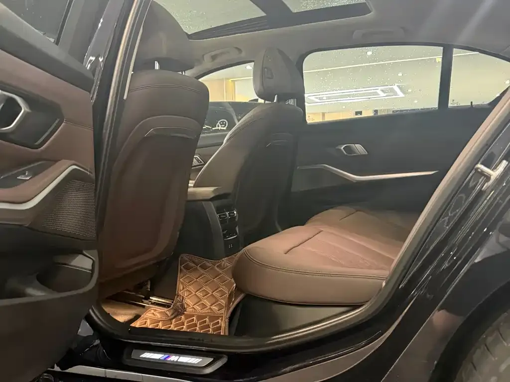 BMW 3 Series 2023 из CN, фото 9