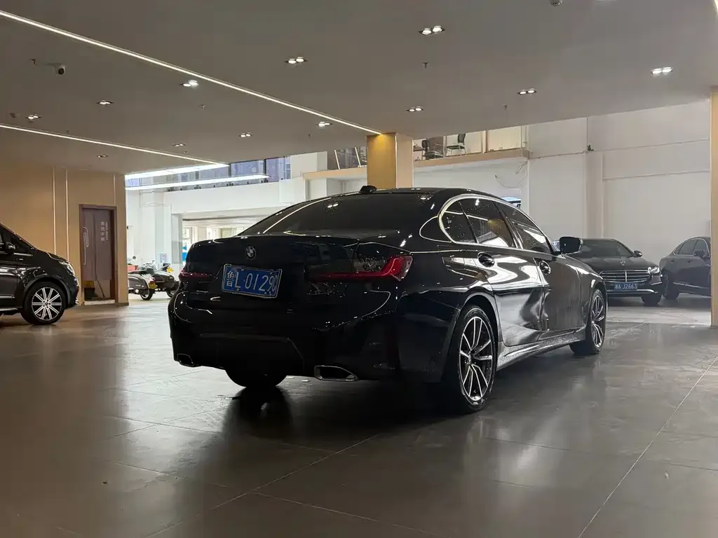 BMW 3 Series 2023 из CN, фото 10