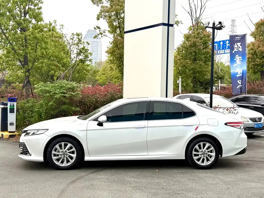 Toyota Camry 2023 из CN, фото 9