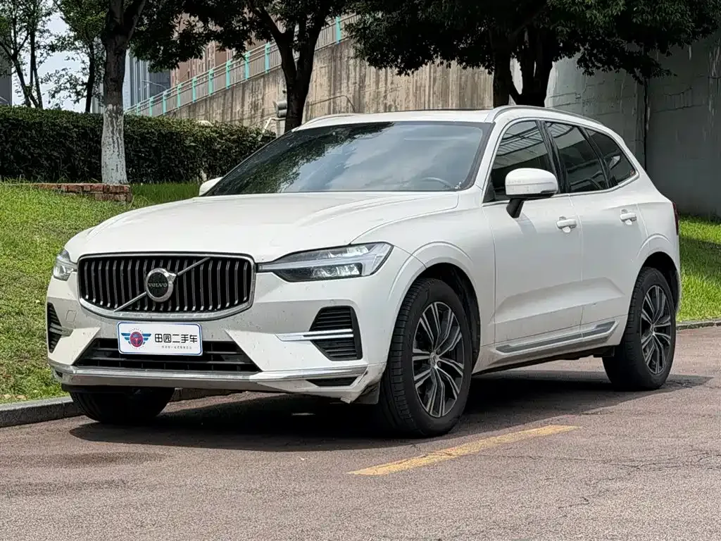 Volvo XC60 — фото 1