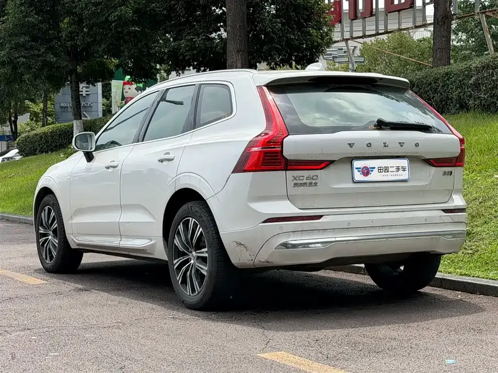 Volvo XC60 — фото 9