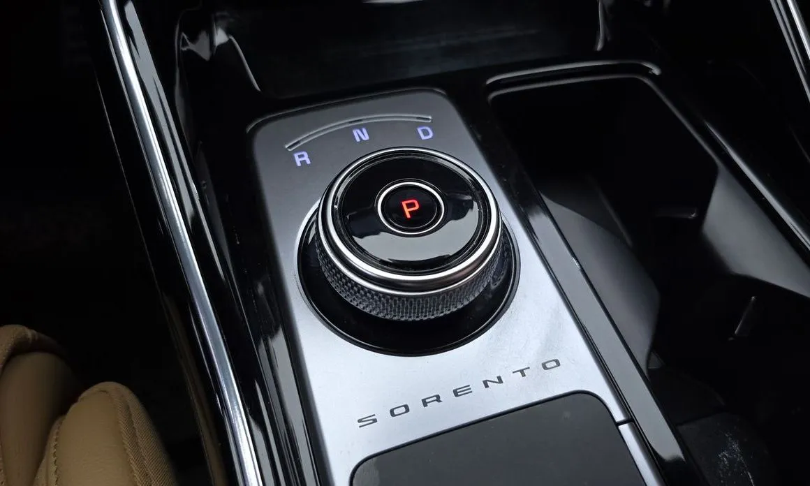 Kia Sorento — фото 4