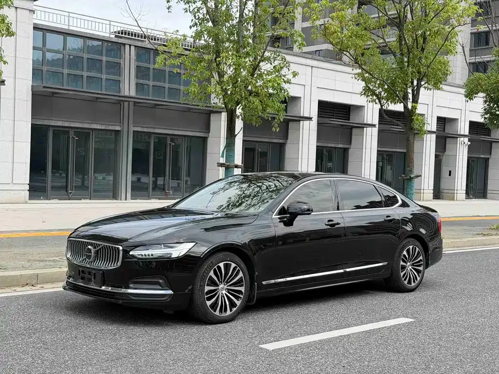 Volvo S90 — фото 1