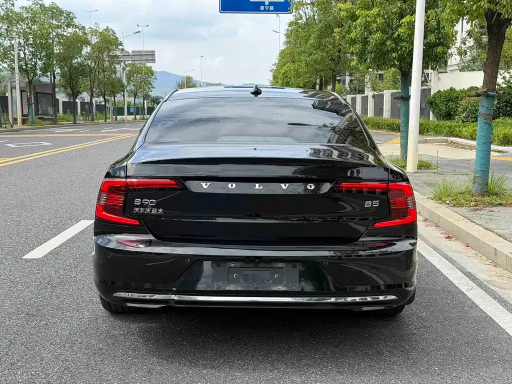 Volvo S90 — фото 10