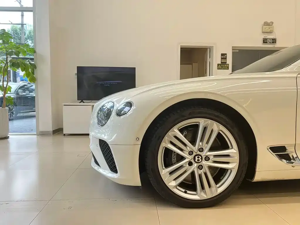 Bentley Continental — фото 6