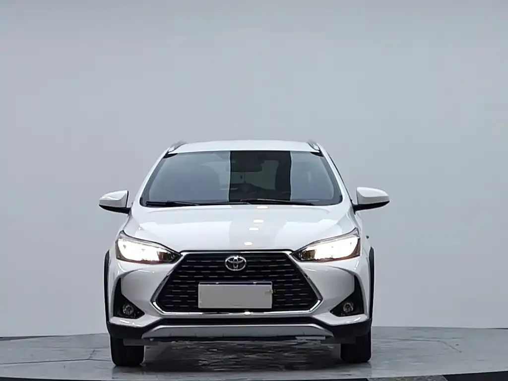 Toyota Yaris L — фото 6