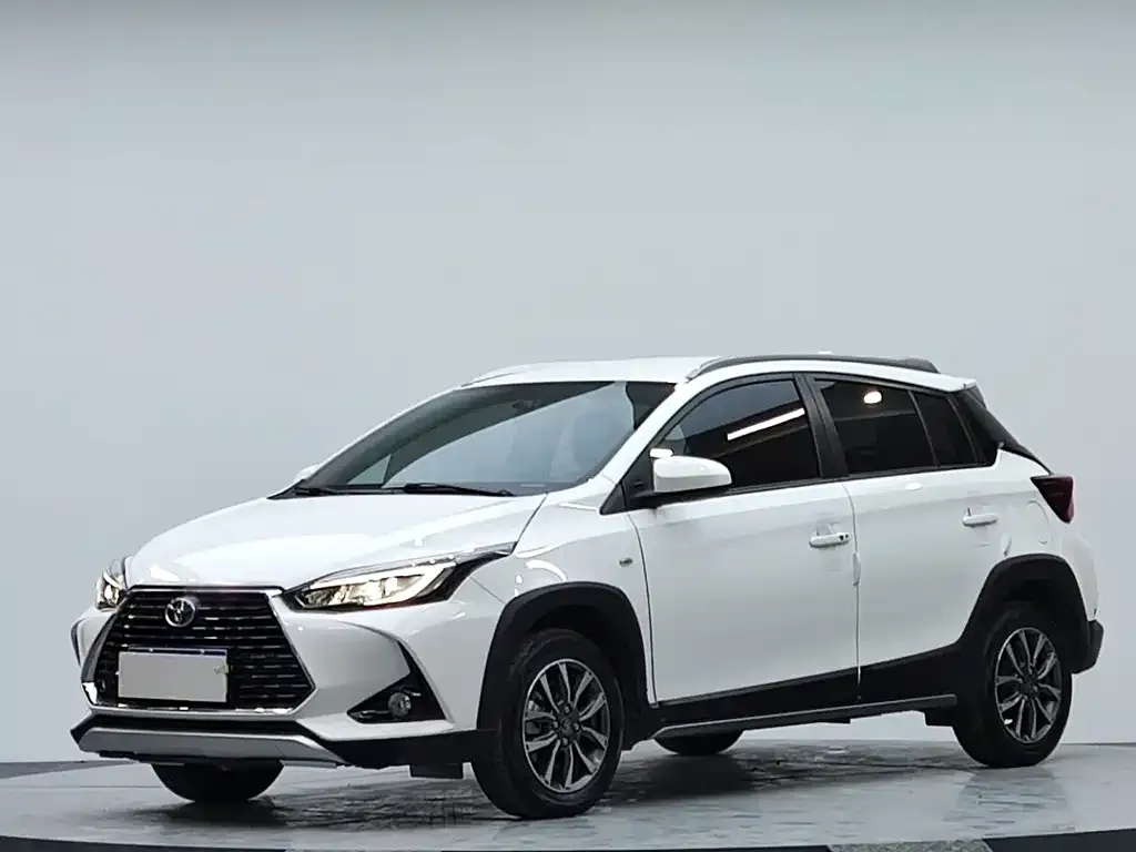 Toyota Yaris L — фото 4