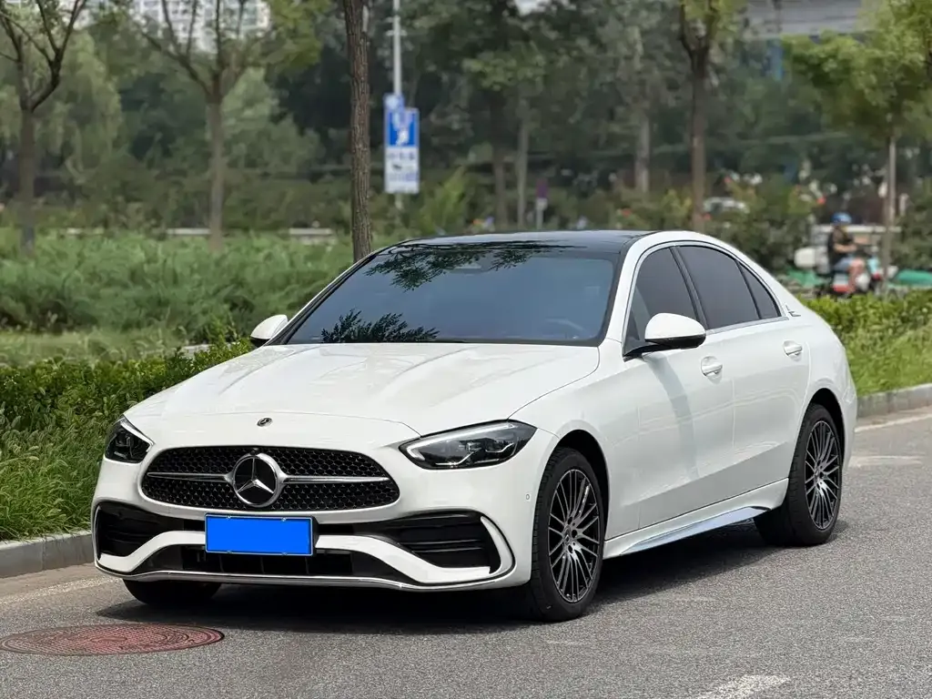 Mercedes-Benz C-Class — фото 1