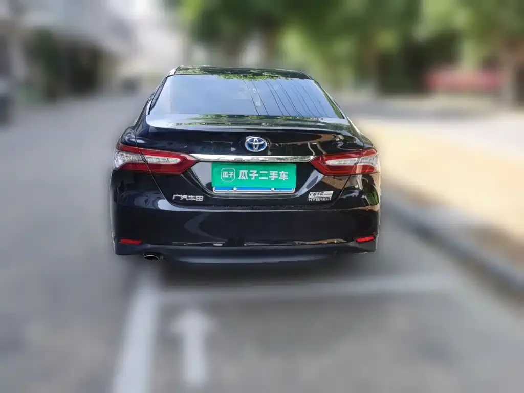 Toyota Camry — фото 3