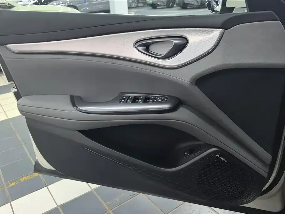 BYD Seal 07 DM-i — фото 3