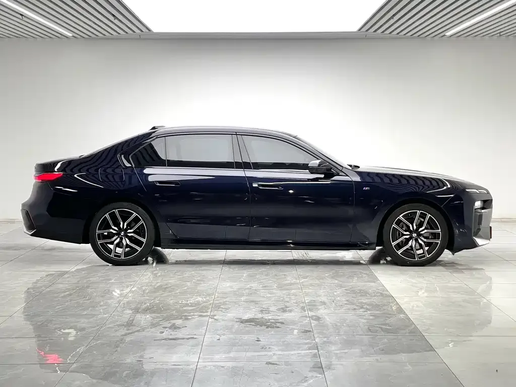 BMW 7 Series — фото 4