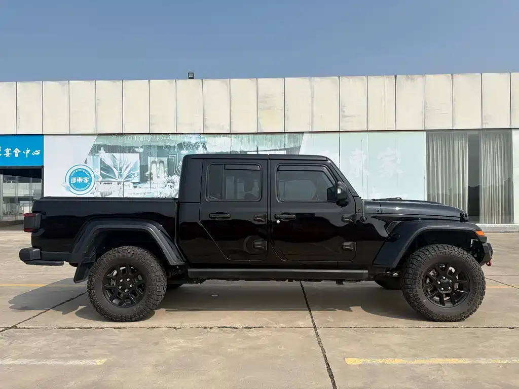 Jeep Gladiator 2023 из CN, фото 7