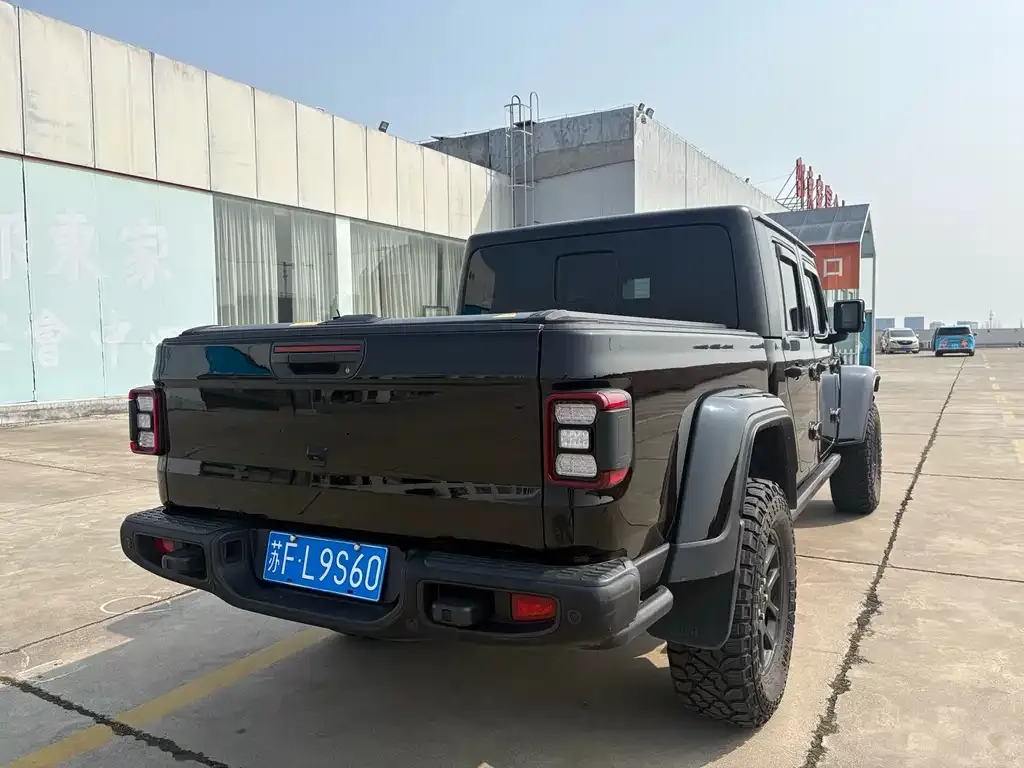 Jeep Gladiator 2023 из CN, фото 4