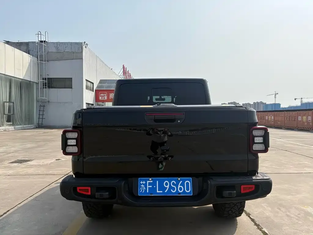 Jeep Gladiator 2023 из CN, фото 2