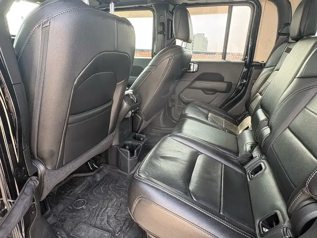 Jeep Gladiator 2023 из CN, фото 8