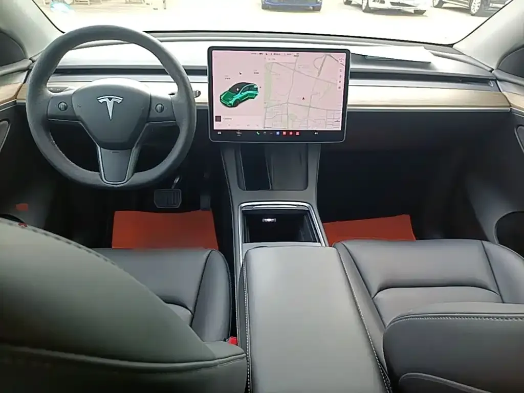 Tesla Model Y — фото 2