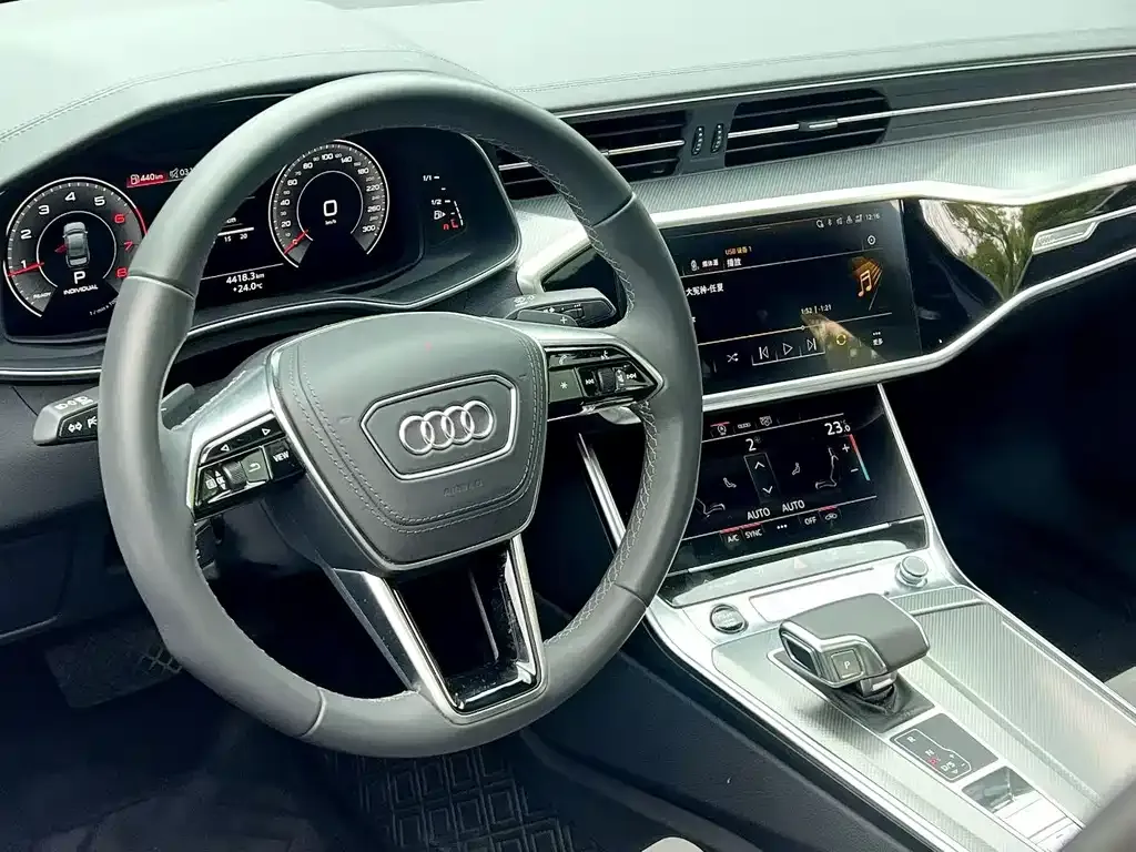 Audi A6L — фото 7