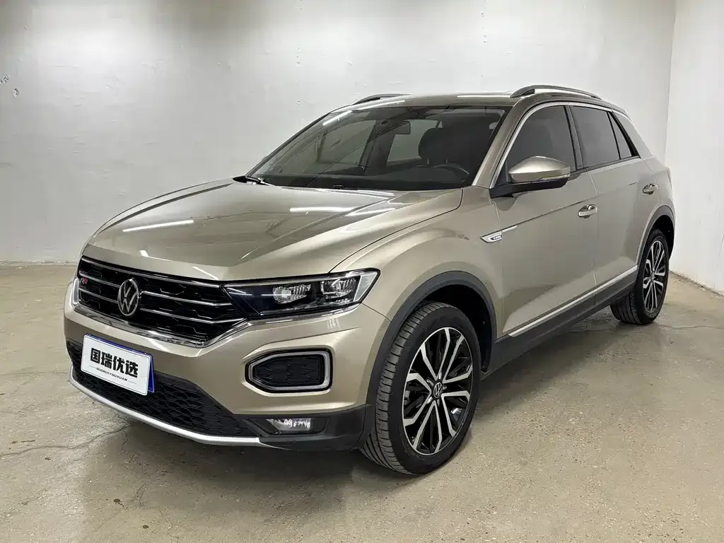Volkswagen T-Roc — фото 1