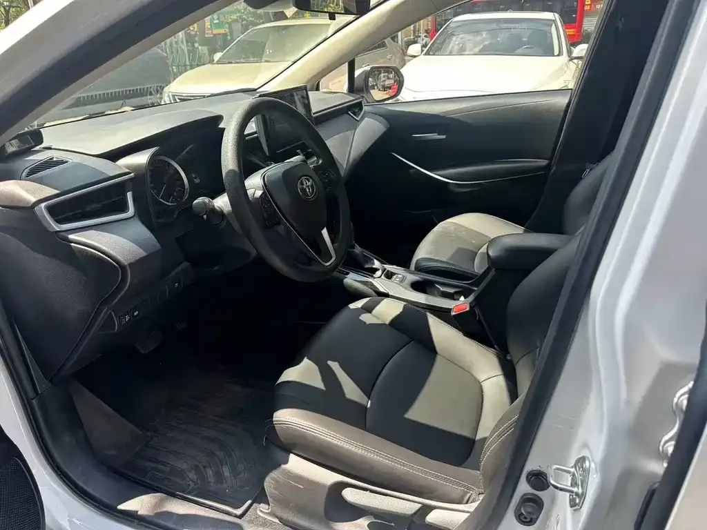 Toyota Corolla — фото 3