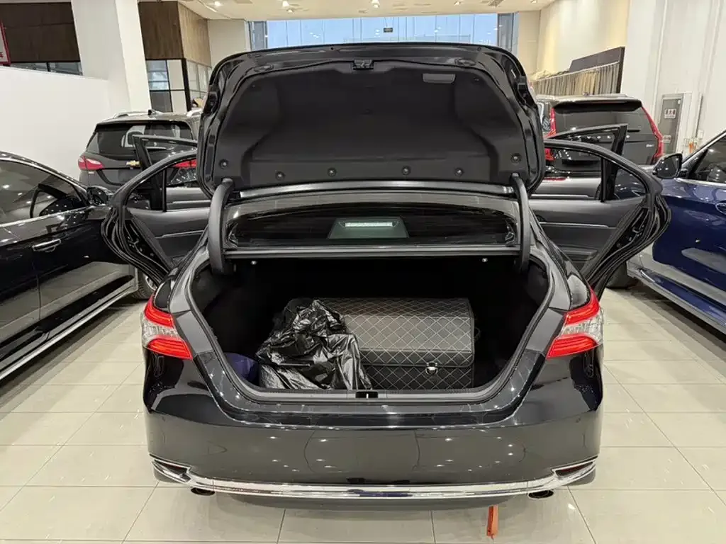 Toyota Camry 2023 из CN, фото 10