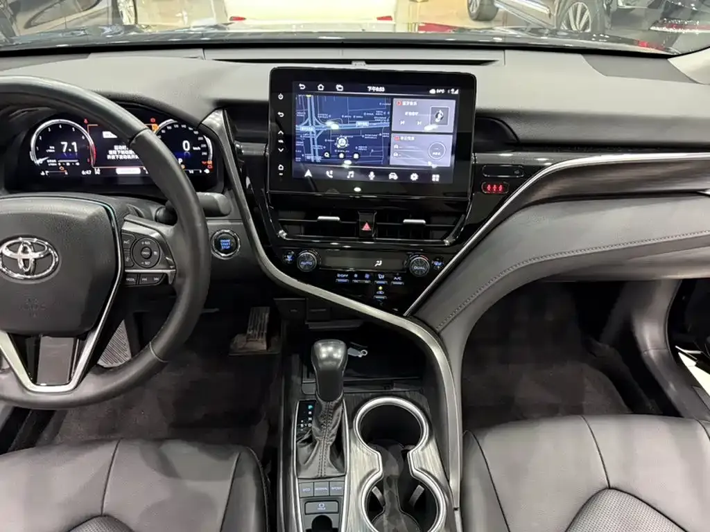Toyota Camry 2023 из CN, фото 2