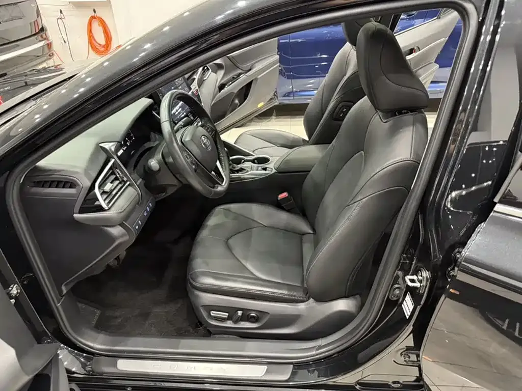 Toyota Camry 2023 из CN, фото 6