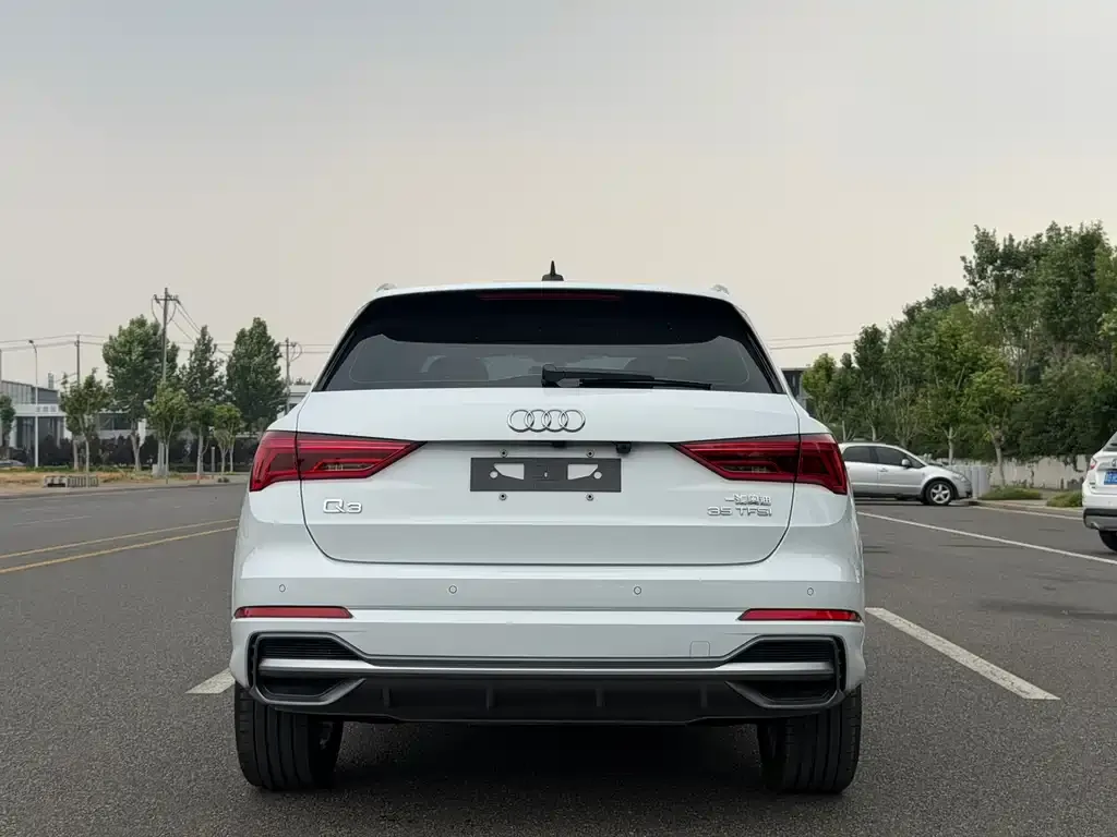 Audi Q3 — фото 10