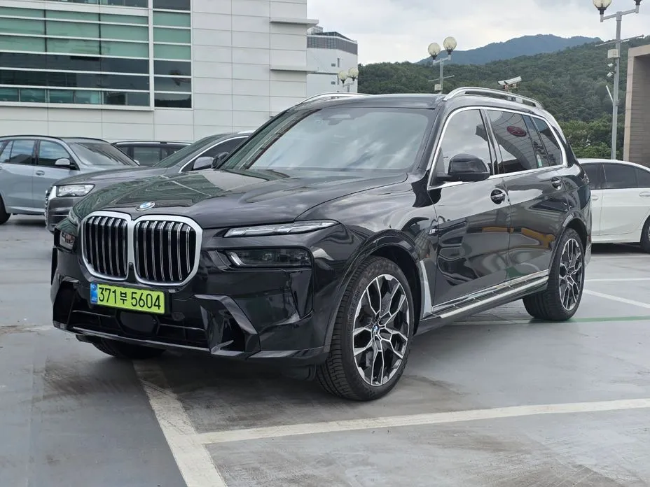 BMW X7 — фото 1