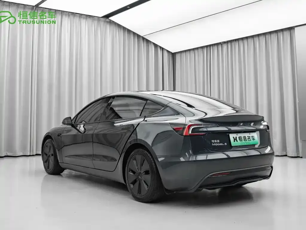 Tesla Model 3 — фото 3