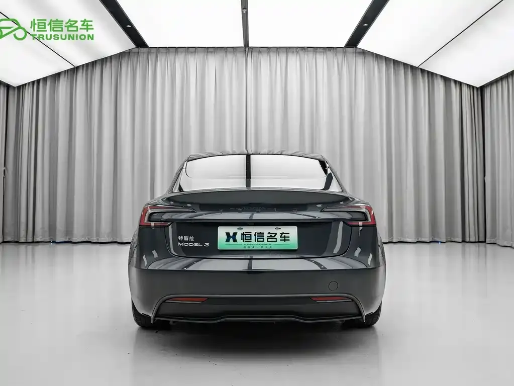 Tesla Model 3 — фото 9