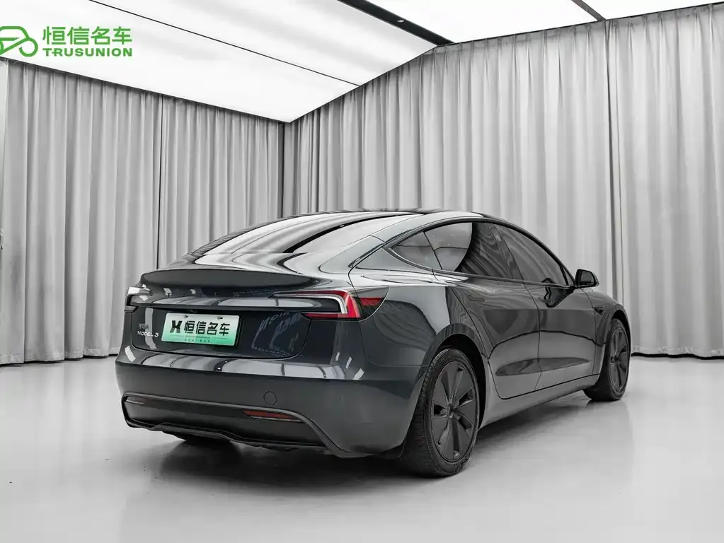 Tesla Model 3 — фото 4