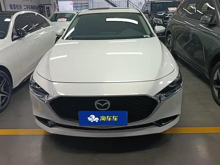 Mazda 3 Axela — фото 10