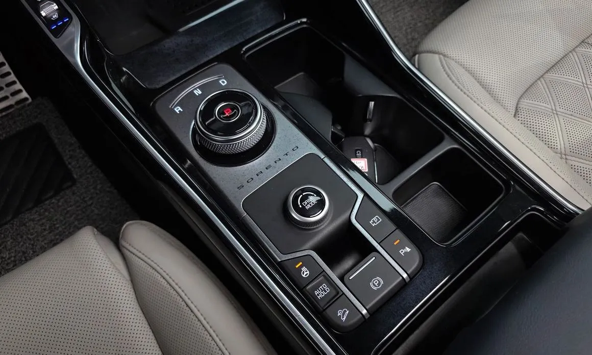 Kia Sorento — фото 10