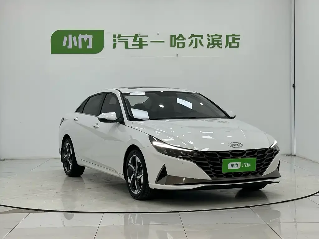 Hyundai Elantra — фото 2
