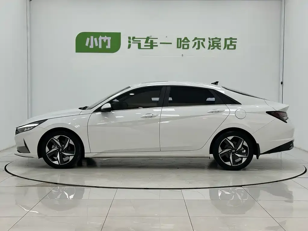 Hyundai Elantra — фото 6