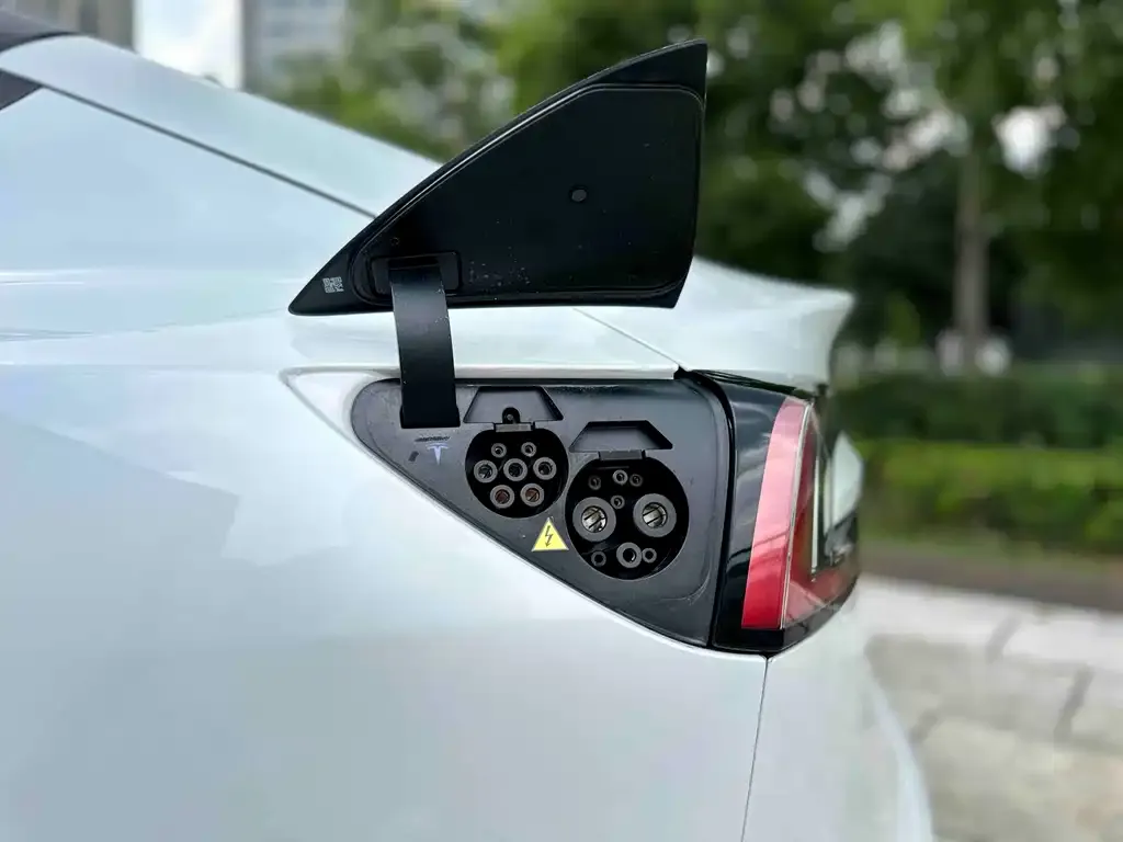 Tesla Model 3 — фото 2